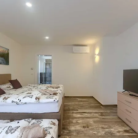 Appartement Novigrad By Awaytocroatia *