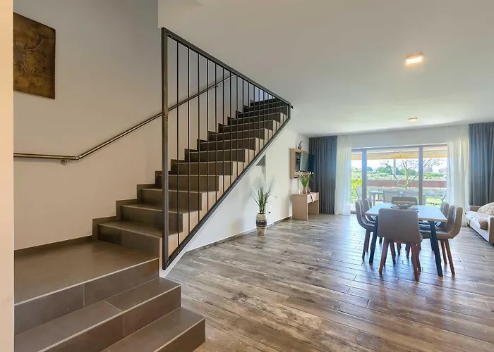 Διαμέρισμα Novigrad By Awaytocroatia *