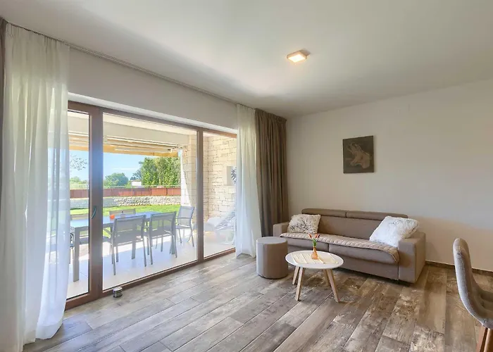 Διαμέρισμα Novigrad By Awaytocroatia *